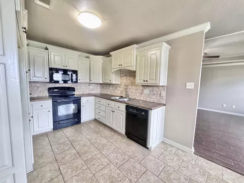 Kitchen - 35 Chantileer Ln, Ward, AR 72176 photo 1 of 3
