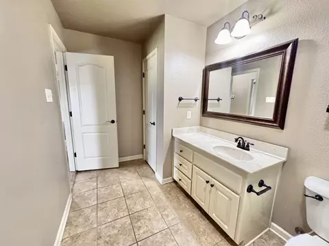 Bath - 35 Chantileer Ln, Ward, AR 72176 photo 7 of 7
