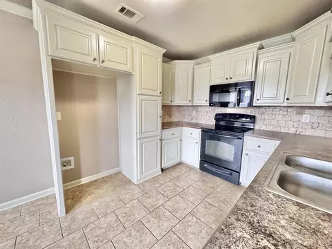 Kitchen - 35 Chantileer Ln, Ward, AR 72176 photo 3 of 3