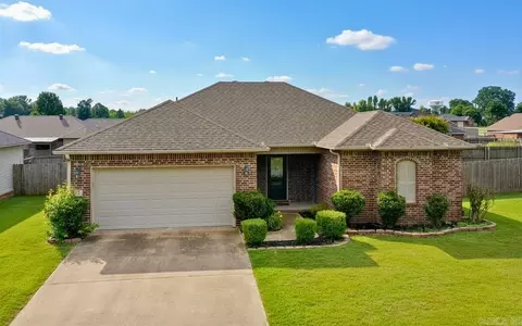 35 Chantileer Ln, Ward, AR 72176