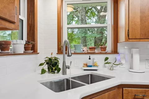 Kitchen - 4268 Highway 330, Clinton, AR 72031 photo 2 of 2