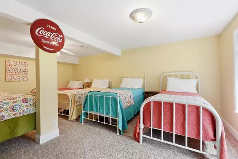 Bedroom - 4268 Highway 330, Clinton, AR 72031 photo 2 of 7