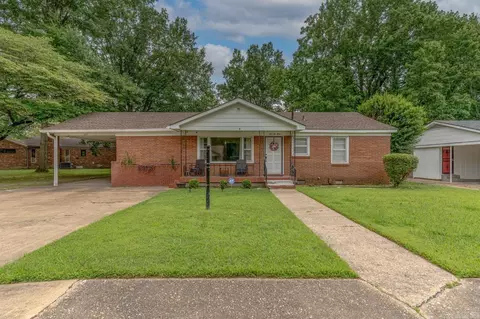 423 Laughrun Dr, Forrest City, AR 72335