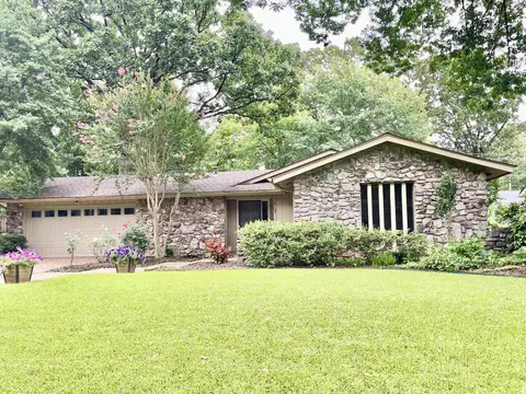 2703 Charter Oak Dr, Little Rock, AR 72223