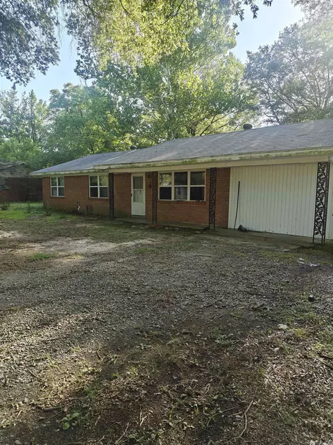 9005 Mccain Rd, Jacksonville, AR 72076