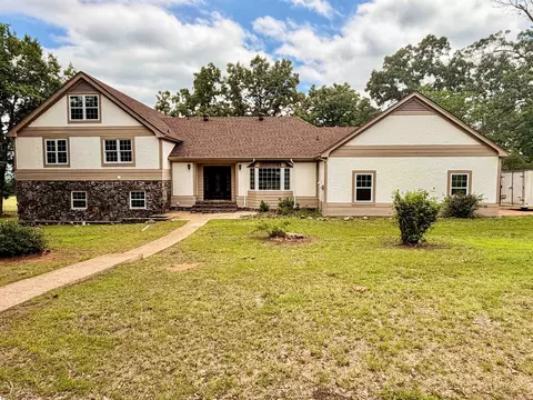 201 E Marshall Dr, Cherokee Village, AR 72529
