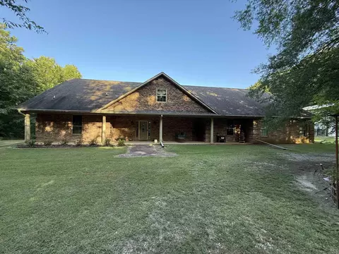 398 Barton Bethel Rd, Nashville, AR 71852