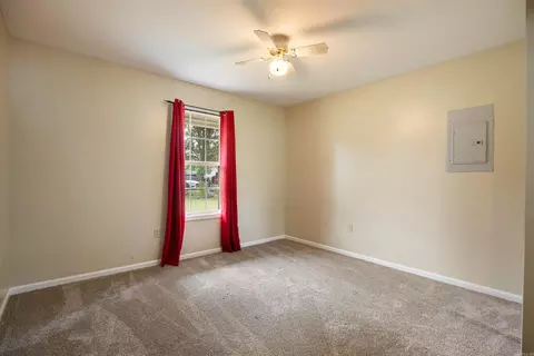 Bedroom - 13298 Dixie Ln, Trumann, AR 72472 photo 3 of 4