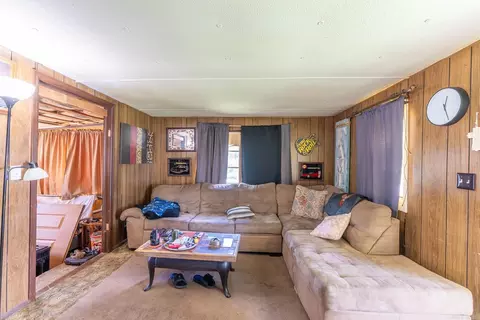 Living - 425 Monroe St, Thayer, MO 65791 photo 1 of 1