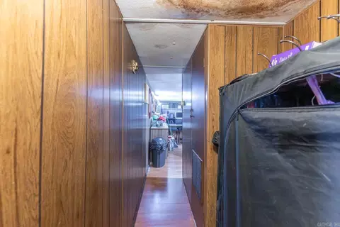 Entry Way - 425 Monroe St, Thayer, MO 65791 photo 2 of 3