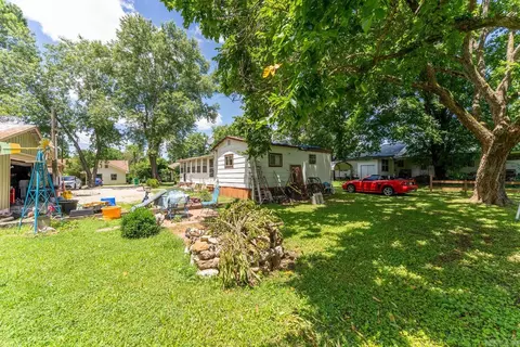 Exterior - 425 Monroe St, Thayer, MO 65791 photo 5 of 12