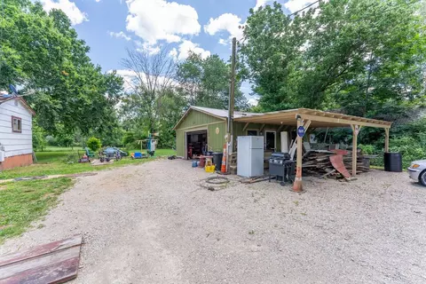 Exterior - 425 Monroe St, Thayer, MO 65791 photo 10 of 12