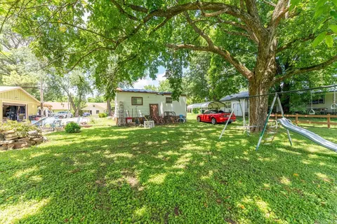 Exterior - 425 Monroe St, Thayer, MO 65791 photo 6 of 12
