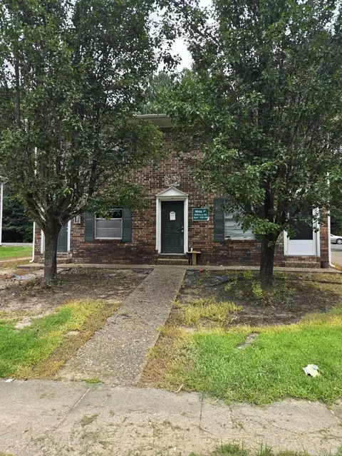 9121 Lew Dr, Little Rock, AR 72209