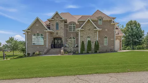 1803 Rogers Dr, Paragould, AR 72450