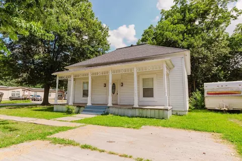 628 E 2nd St, Stuttgart, AR 72160