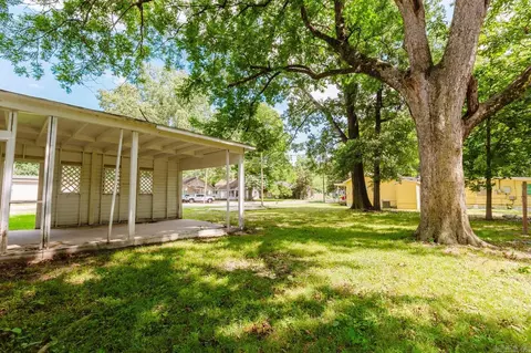 Exterior - 628 E 2nd St, Stuttgart, AR 72160 photo 3 of 3