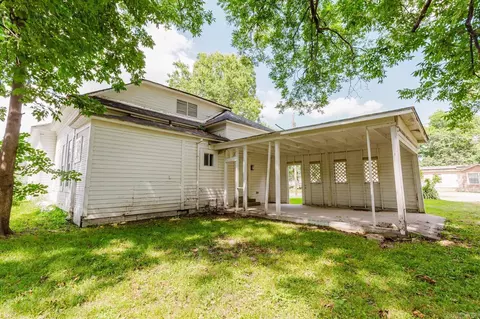 Exterior - 628 E 2nd St, Stuttgart, AR 72160 photo 2 of 3