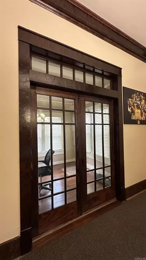 Entry Way - 312 W Pine St, Warren, AR 71671 photo 2 of 3
