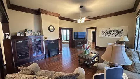 Living - 312 W Pine St, Warren, AR 71671 photo 1 of 1
