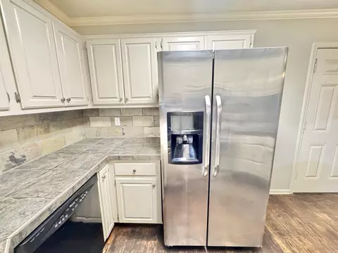 Kitchen - 44 Bent Tree Dr, Cabot, AR 72023 photo 5 of 5