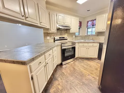 Kitchen - 44 Bent Tree Dr, Cabot, AR 72023 photo 1 of 5