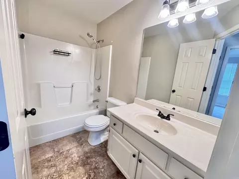 Bath - 44 Bent Tree Dr, Cabot, AR 72023 photo 1 of 5