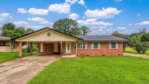 320 Indianhead Dr, Sherwood, AR 72120