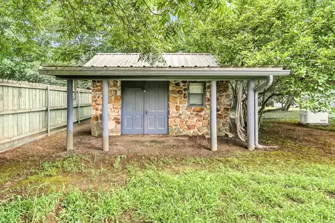 Exterior - 204 Isbell St, Horatio, AR 71842 photo 13 of 16