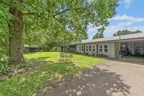 Exterior - 204 Isbell St, Horatio, AR 71842 photo 4 of 16