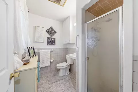 Bath - 204 Isbell St, Horatio, AR 71842 photo 2 of 2