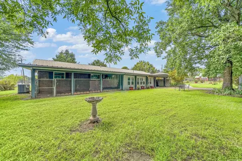 Exterior - 204 Isbell St, Horatio, AR 71842 photo 10 of 16