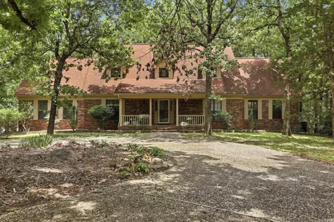 8 Woodsong Dr, Roland, AR 72135