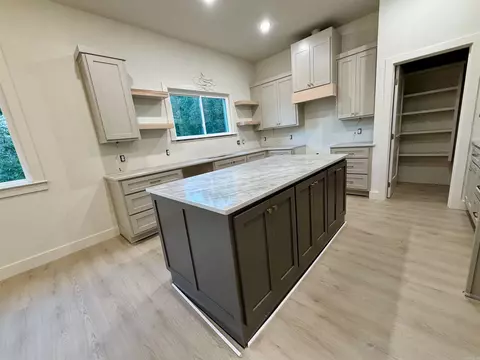 Kitchen - 5844 Falcon Cv, Alexander, AR 72002 photo 2 of 3