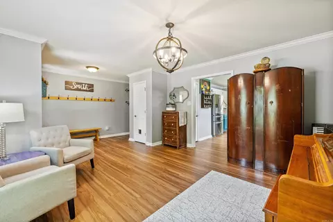 Entry Way - 1015 Lyledale Rd, Benton, AR 72019 photo 2 of 7