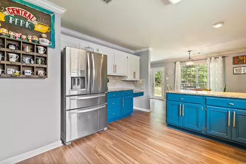 Kitchen - 1015 Lyledale Rd, Benton, AR 72019 photo 6 of 6