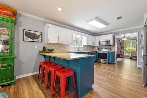 Kitchen - 1015 Lyledale Rd, Benton, AR 72019 photo 1 of 6