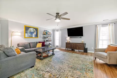 Living - 1015 Lyledale Rd, Benton, AR 72019 photo 2 of 4