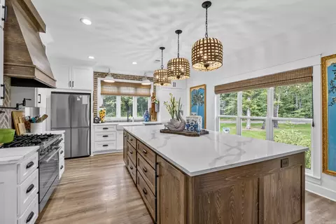Kitchen - 219 Morris School Rd, Searcy, AR 72143 photo 3 of 4