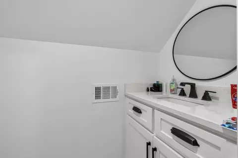 Bath - 219 Morris School Rd, Searcy, AR 72143 photo 3 of 5