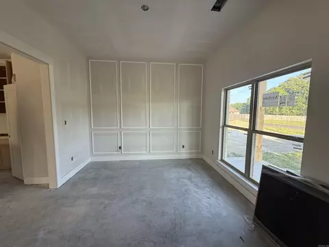Living - 10 Crescent Cv, Ward, AR 72176 photo 2 of 5
