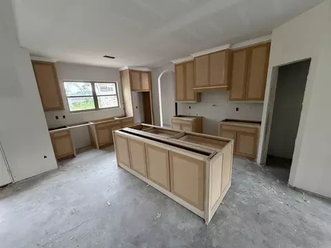 Kitchen - 10 Crescent Cv, Ward, AR 72176 photo 2 of 2