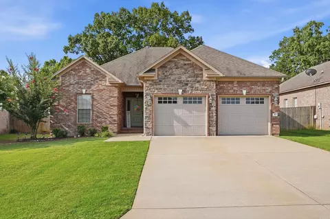 77 Oak Tree Cir, Conway, AR 72032