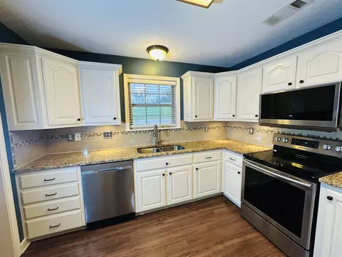 Kitchen - 106 Martha Jean Ln, Beebe, AR 72012 photo 3 of 7