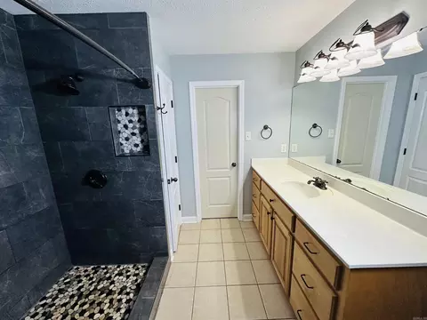 Bath - 106 Martha Jean Ln, Beebe, AR 72012 photo 2 of 6