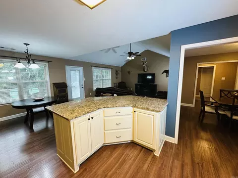 Kitchen - 106 Martha Jean Ln, Beebe, AR 72012 photo 4 of 7