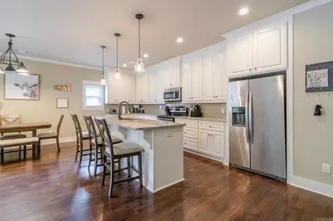 Kitchen - 3171 Haley Ct, Benton, AR 72019 photo 3 of 8