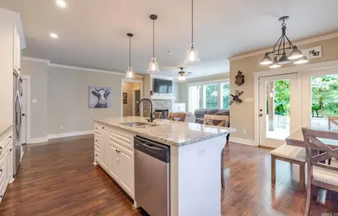 Kitchen - 3171 Haley Ct, Benton, AR 72019 photo 6 of 8
