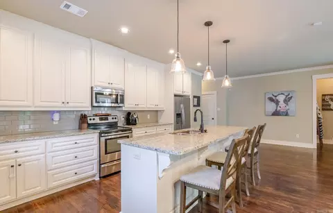 Kitchen - 3171 Haley Ct, Benton, AR 72019 photo 4 of 8