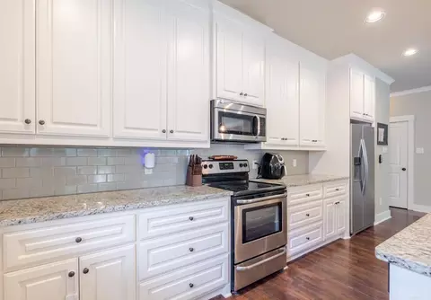 Kitchen - 3171 Haley Ct, Benton, AR 72019 photo 8 of 8